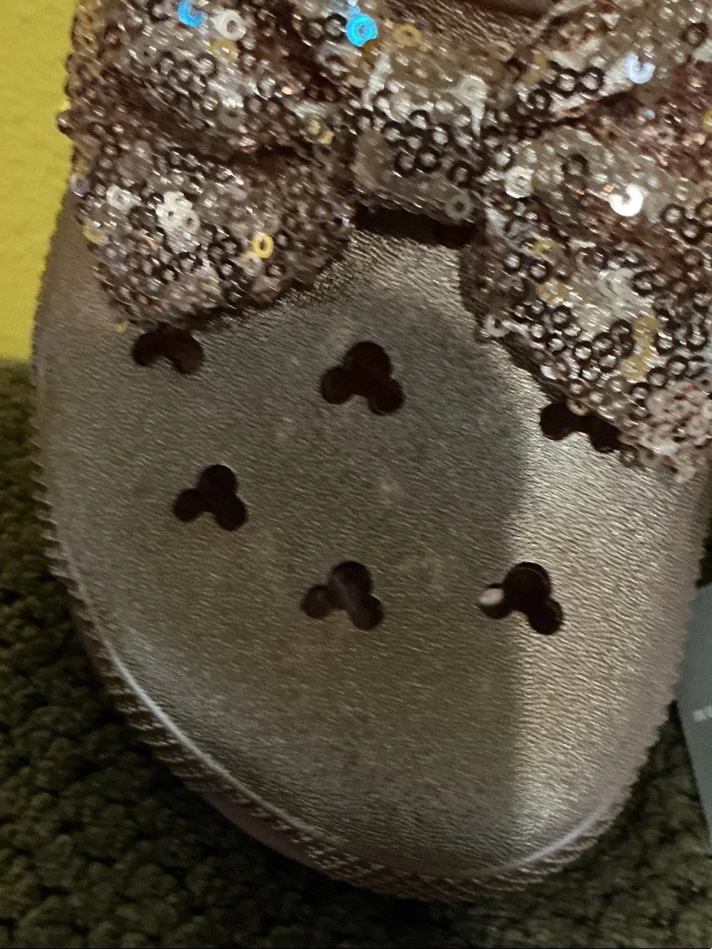 CROCS Women’s 9 men’s 7 Rose Gold Sequin Bow Clog nwt bow Mickey Mouse fashion